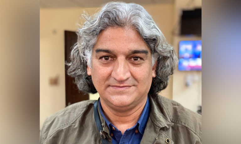 Pakistani journalist who had criticised military kidnapped in broad daylight, released after public outrage