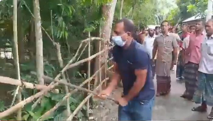 Bangladesh: Video of Muslims destroying fence of 200-year-old Hindu temple goes viral on social media