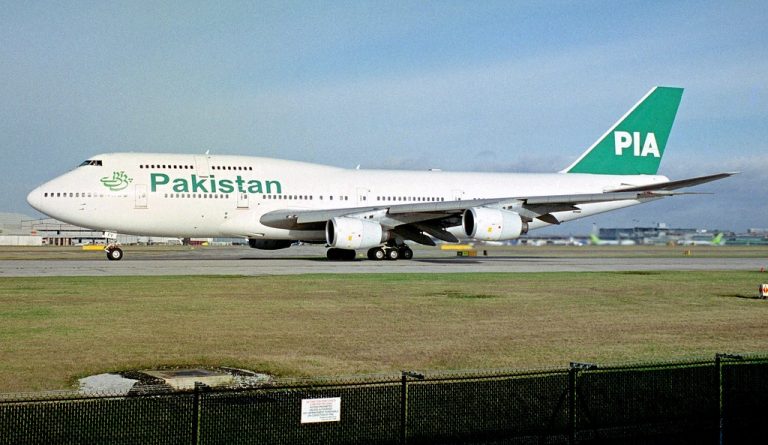 US bans Pakistan’s national carrier PIA for 6 months after the revelation that 30% Pakistani pilots have fake licenses