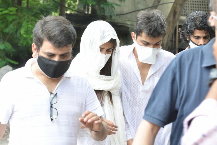 Rhea Chakraborty and her family during interrogation by ED