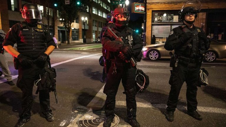 Portland, USA: Trump supporter murdered during violent riots after Democrat Mayor refuses federal aid to end rioting, Antifa celebrates