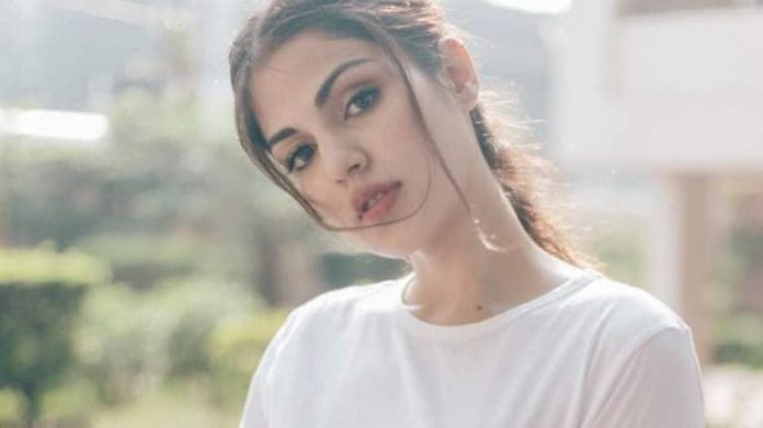 Rhea Chakraborty was in touch with a mysterious 'AU'