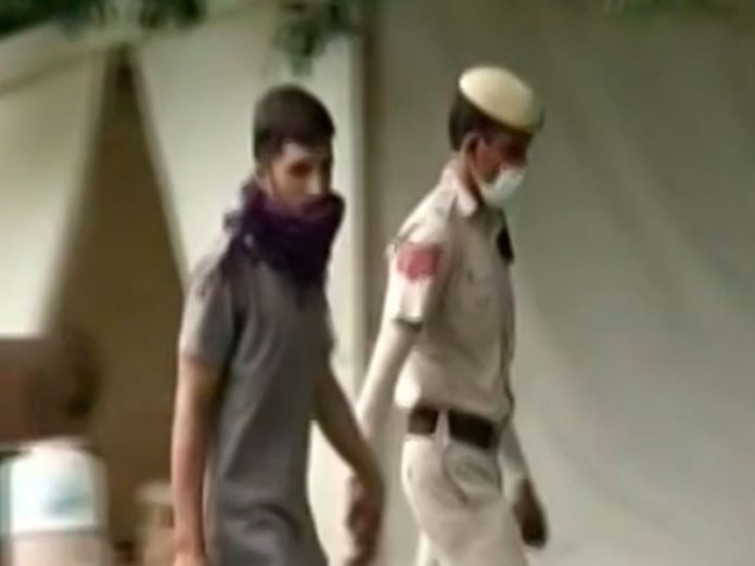 Suspect caught near Parliament
