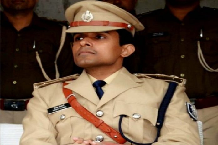 IPS officer Vinay Tiwari released from quarantine