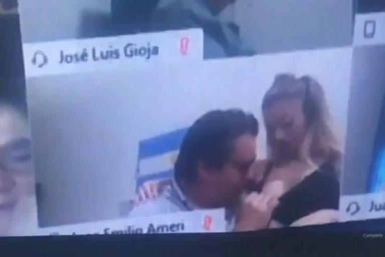 Argentina: Legislator kisses bare breast of his girlfriend during online parliament session, resigns after the video goes viral