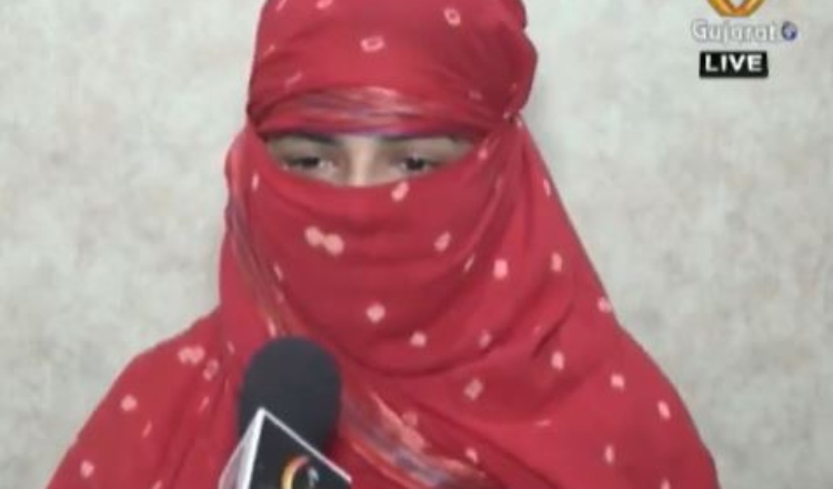 Ahmedabad: One Moin Qureshi marries Hindu girl by promising not to force her to convert, later starts torturing her to embrace Islam