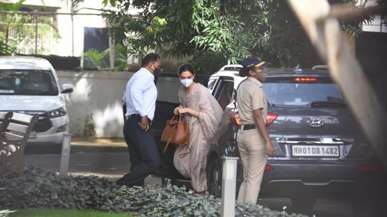 Mumbai Police to seize vehicles of media houses chasing celebrities summoned for questioning after more channels join the car chase race