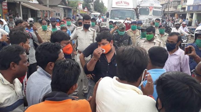 West Bengal: BJP worker found hanging from a tree, TMC in the dock