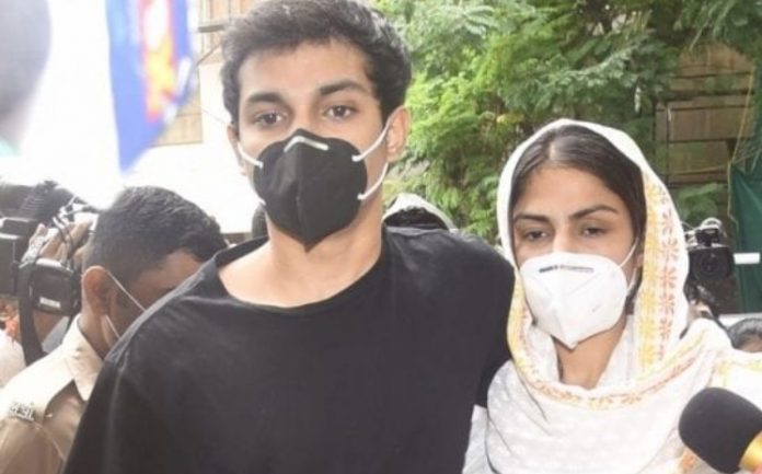 Showik-Rhea Chakraborty