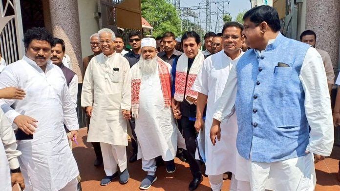 Tarun Gogoi and Badruddin Ajmal, Congress-AIUDF alliance