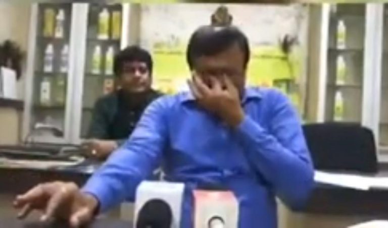 Chief of Chief Minister’s Medical Assistance Cell in  Maharashtra breaks down while describing the coronavirus situation in the state