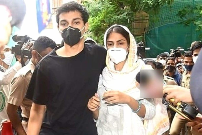 25 Bollywood celebrities named by Rhea and Showik in their interrogation by NCB for involvement in drug dealing: Reports