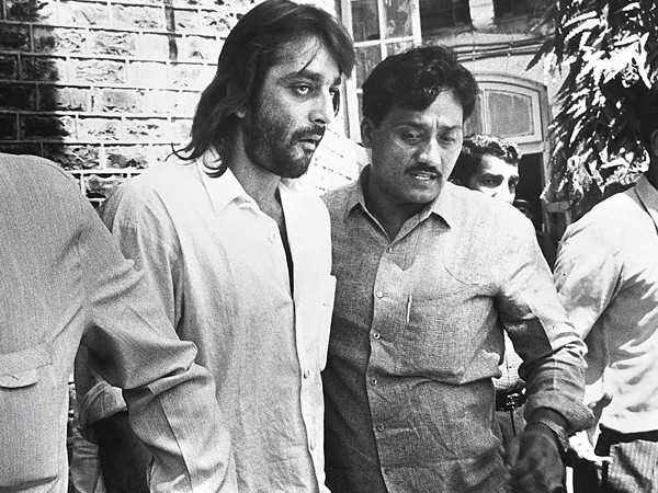 Sanjay Dutt was supported by myriad luminaries, who stood outside Thane Jail to support him
