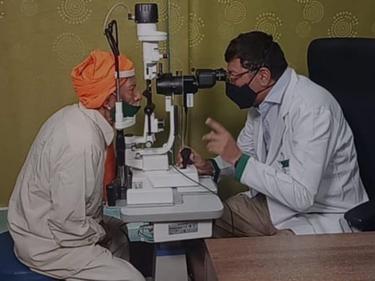 Delhi doctor provides free cataract Surgery for ‘Baba ka Dhaba’ couple