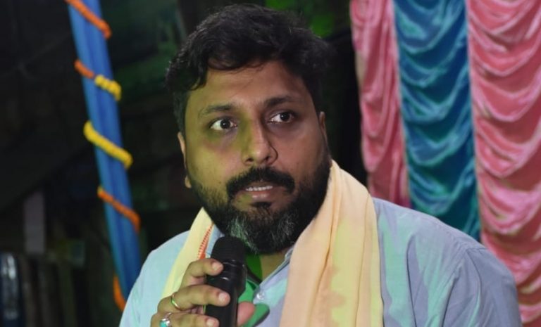 West Bengal: BJP leader Manish Shukla shot dead in front of police station, governor summons ACS (Home) and DGP due to worsening law & order situation