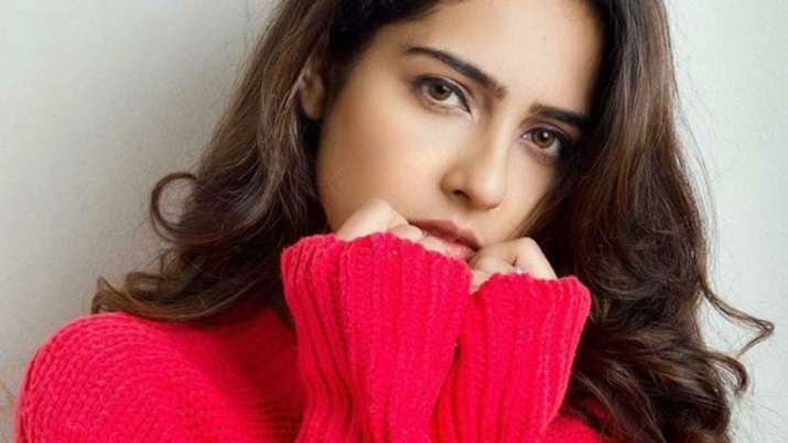 Bollywood: Actress Malvi Malhotra stabbed for rejecting marriage proposal of Facebook friend