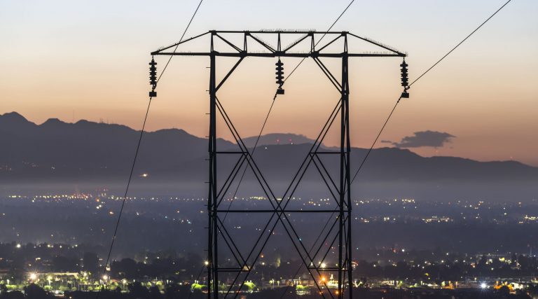 Electricity grid failure plunges Mumbai, Thane and Navi Mumbai in darkness, trains delayed