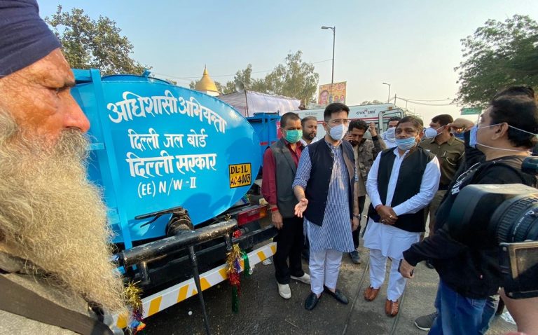 Eight months after cutting water supply of migrants to drive them away in middle of pandemic, Arvind Kejriwal govt offers free water to protesting ‘farmers’