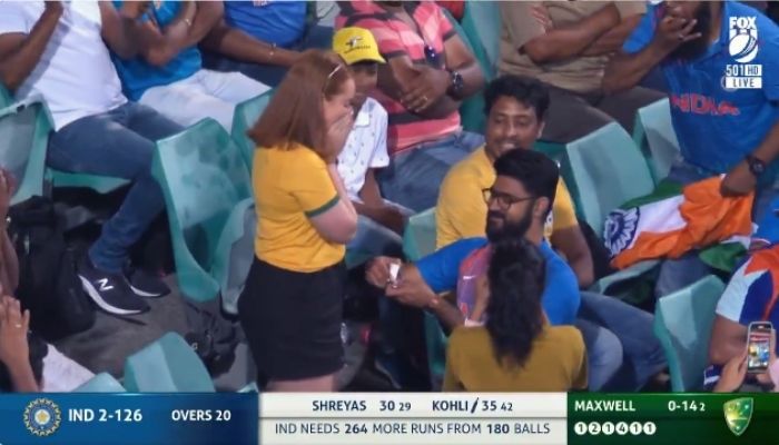 Indian man proposes to his Australian girlfriend during Ind vs Aus cricket match, here is what happened next