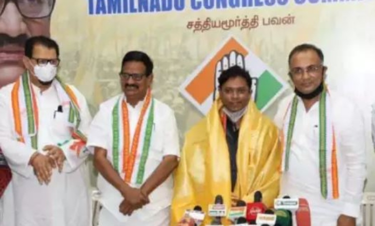 IAS officer who had resigned protesting the ‘fascist’ policies of the BJP government joins Congress to ‘continue the fight’