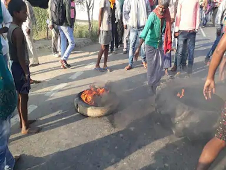 RJD workers protest against Bihar election results, indulge in arson in a district where Mahagathbandhan won 5 out of 7 seats