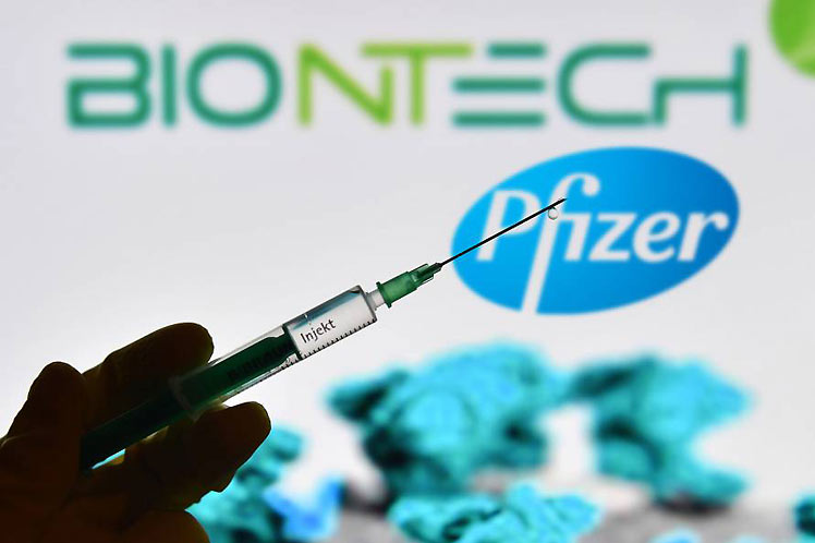 Coronavirus: Pfizer/BioNTech wins COVID-19 vaccine licence in UK