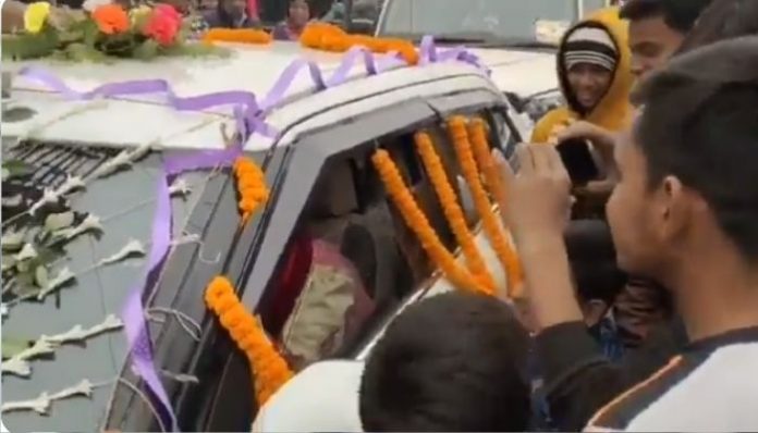 Goons harass common men in the name of Bharat Bandh, shut down shops