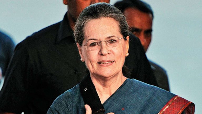 Sonia Gandhi, the daughter (in-law) of the soil, makes the ultimate sacrifice to support farmers: Read what it is