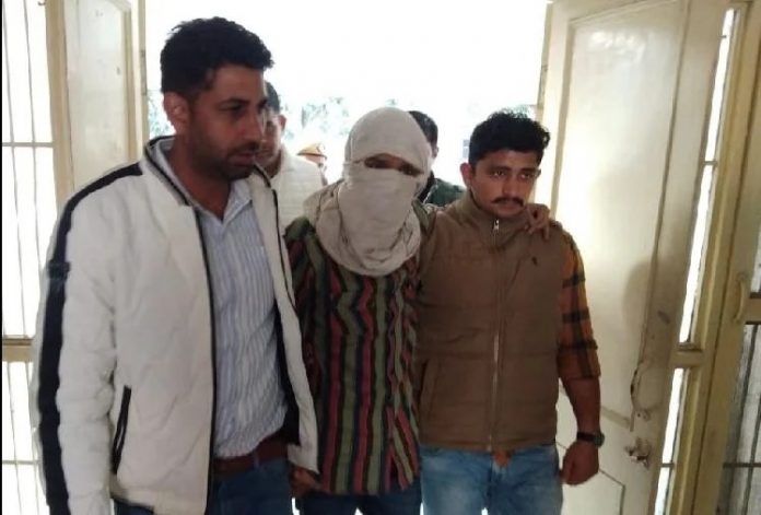 Police arrested Mohammad Vikas from Delhi airport, accused of facilitating telephonic conversations of banned outfits in India