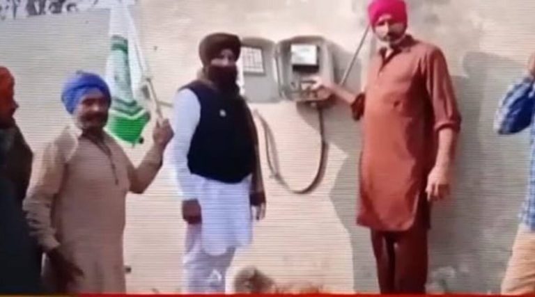 ‘Farmers’ vandalise several Reliance Jio towers to ‘protest’ against farm laws, Punjab CM appeals for calm after fanning protests