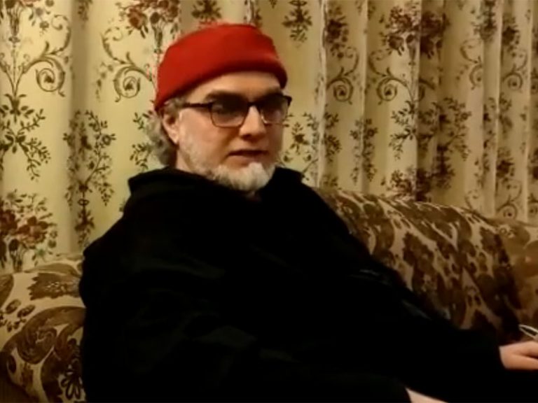 Pakistani Islamist warns against COVID vaccine, says WEF and Bill Gates want to turn humans into slaves and feed them lab-made meat