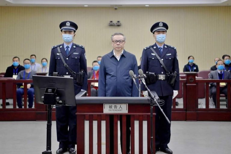 China: Former Huarong Chairman Lai Xiaomin sentenced to death for taking bribes, corruption, rumoured to have 100 mistresses