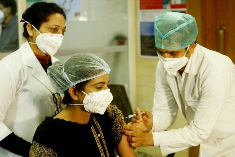 On Day 1 of the COVID-19 vaccination drive, 1.65 lakh beneficiaries vaccinated across 3,351 sites in India
