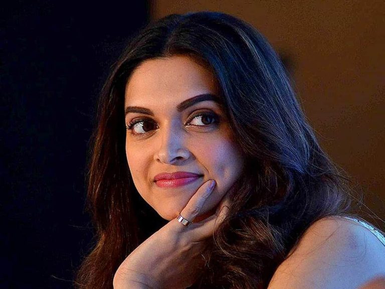 Another PR stunt? Deepika Padukone deletes Instagram and Twitter photos, netizens speculate