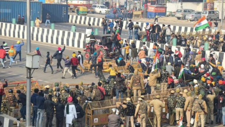 Tractor rally: Violence by the mob in Delhi leaves 83 policemen injured, attempt made to mow down Additional DCP with tractor