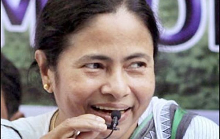 ‘I allow you housewives to have extra-marital affair with man of your choice’: Video of Mamata Banerjee’s ‘progressive’ speech goes viral
