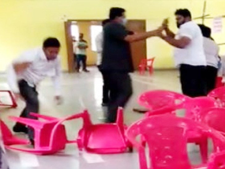 Shiv Sena and NCP workers get violent, fight with each other over unauthorised banners in Bhiwandi