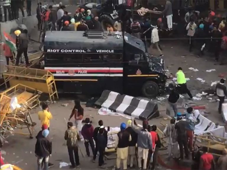 150 police personnel injured, 2 in ICU as tractor rally turns violent on R-Day