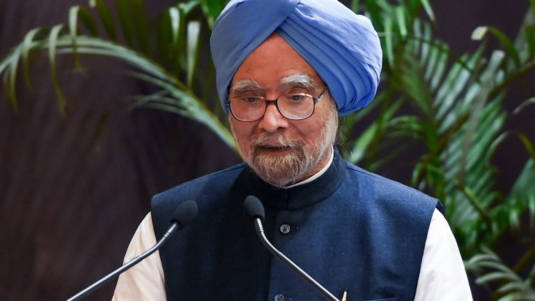 Did you know former PM Manmohan Singh cannot read Hindi? All his speeches were written in Urdu