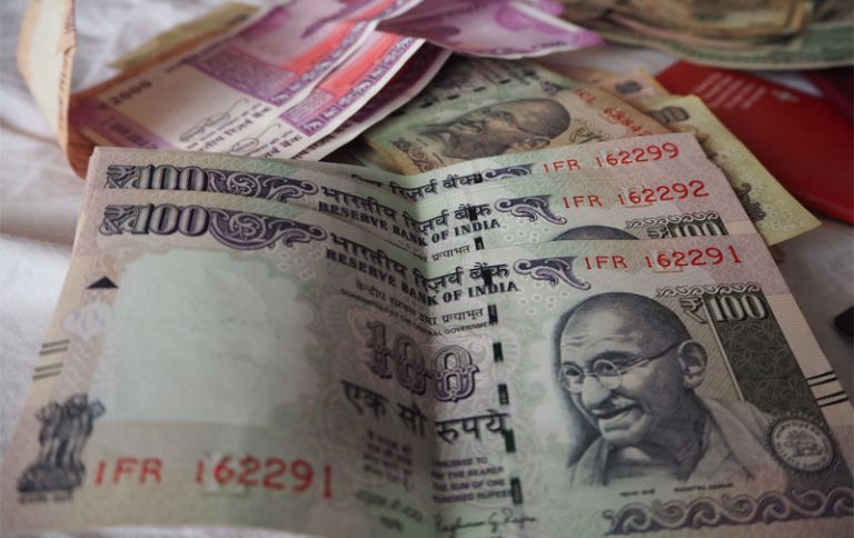 Media houses spread fake news saying RBI is discontinuing old series of Rs.100, Rs.10 and Rs.5 notes from circulation