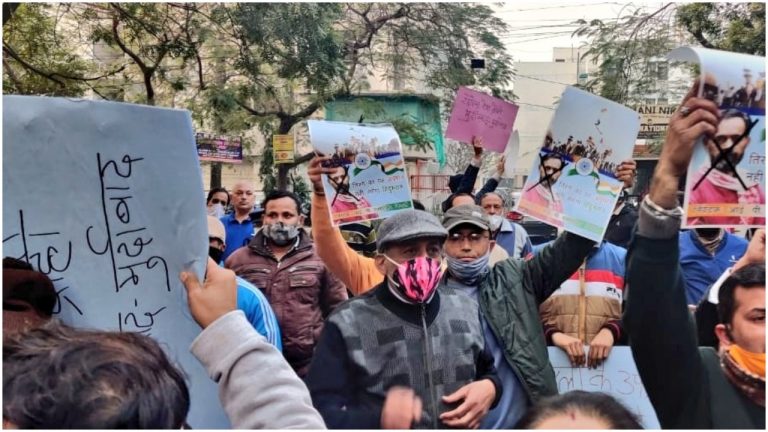 Watch: Delhi residents gather to protest outside Yogendra Yadav’s house, raise slogans
