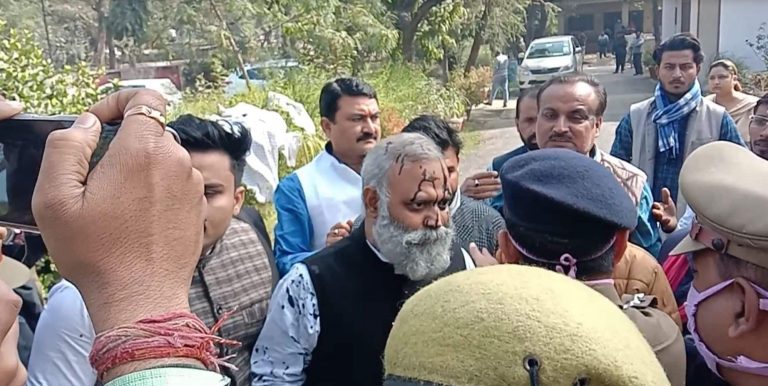 ‘Yogi ki maut nishchit hai, I will take your jobs away’: AAP MLA Somnath Bharti threatens police officials during Rae Bareli visit