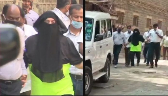 Netizens amused after gangster Ravi Pujari spotted in burqa and green T-shirt