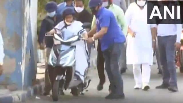 Memes galore after Mamata Banerjee loses balance and nearly falls while riding an electric scooter in Howrah