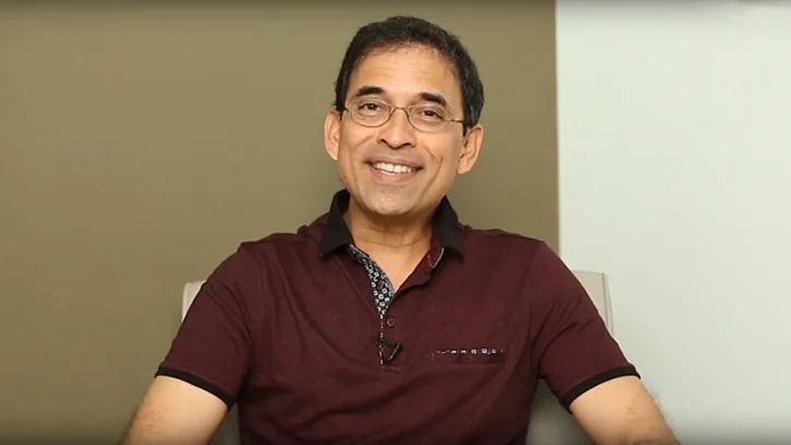 “A contest between my ball and your ball”: Netizens in splits after comments of Harsha Bhogle go viral