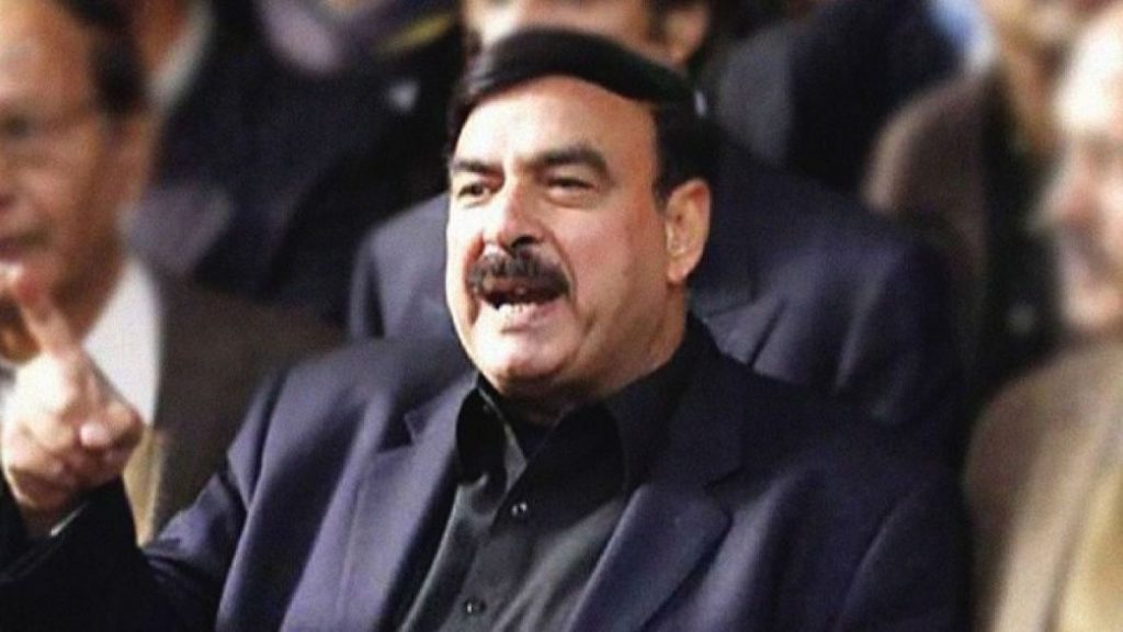 Pakistan: Minister Sheikh Rasheed 'tests' expired tear gas shells on ...