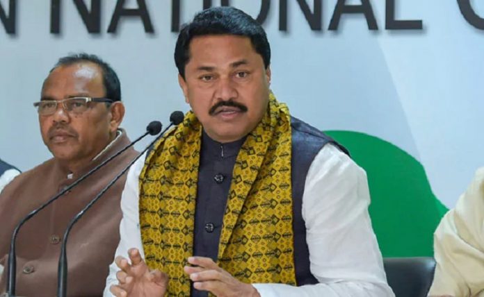 Maha Congress chief Nana Patole threatens actors Amitabh Bachchan and Akshay Kumar