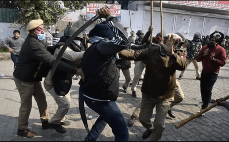 ‘Farmer’ from Punjab attacks Delhi Police SHO in inebriated state at Singhu border, tries to snatch cop’s car