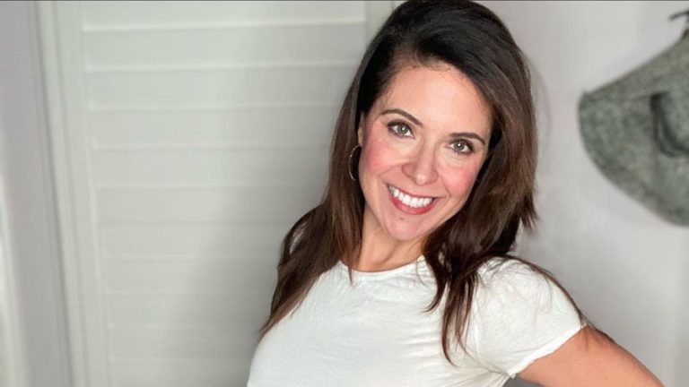 Catholic school expels 3 kids of an OnlyFans model after ‘jealous’ mothers of other children complain about her ‘raunchy pictures’