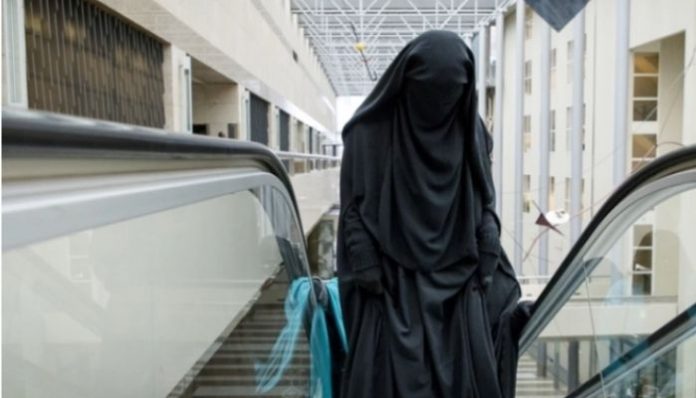 Sri Lanka: Cabinet Minister signs order to ban burqa, unregistered Madrassas
